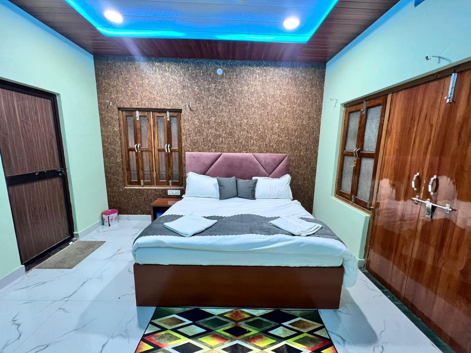 Gulab Residency Otel Varanasi Dış mekan fotoğraf