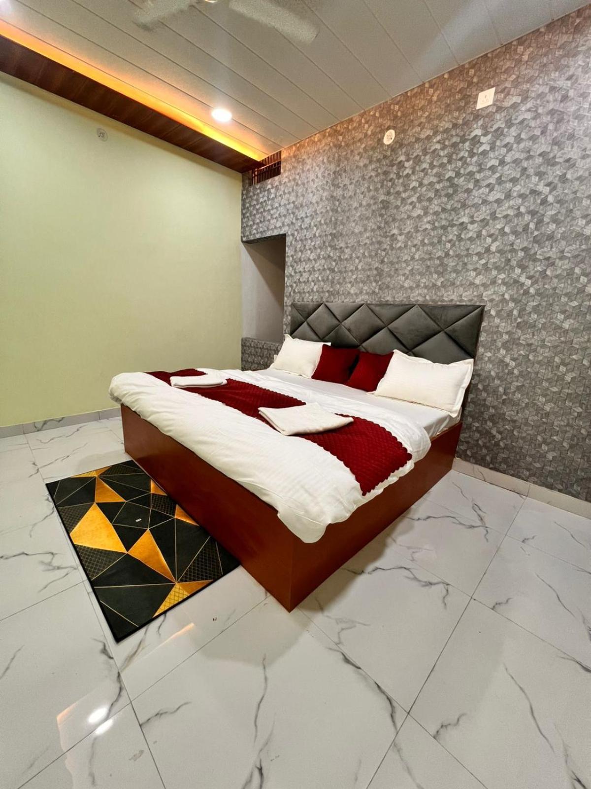 Gulab Residency Otel Varanasi Dış mekan fotoğraf