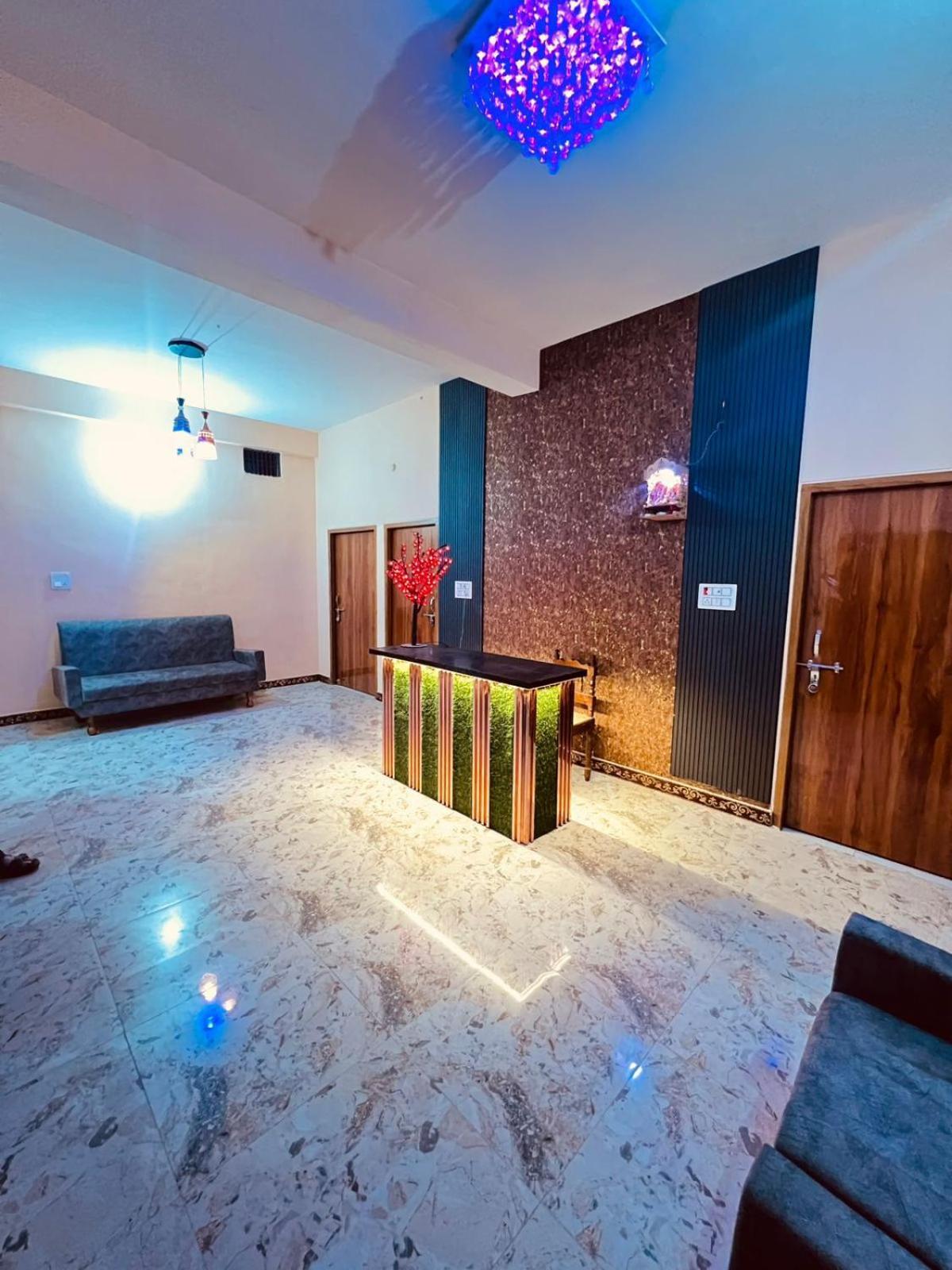 Gulab Residency Otel Varanasi Dış mekan fotoğraf