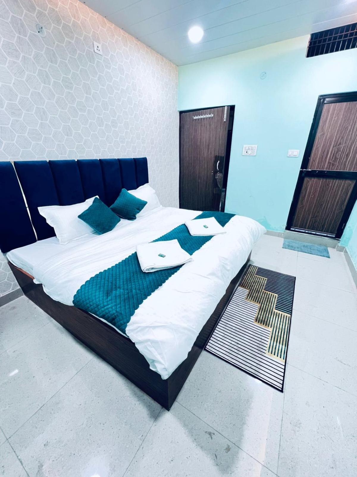 Gulab Residency Otel Varanasi Dış mekan fotoğraf